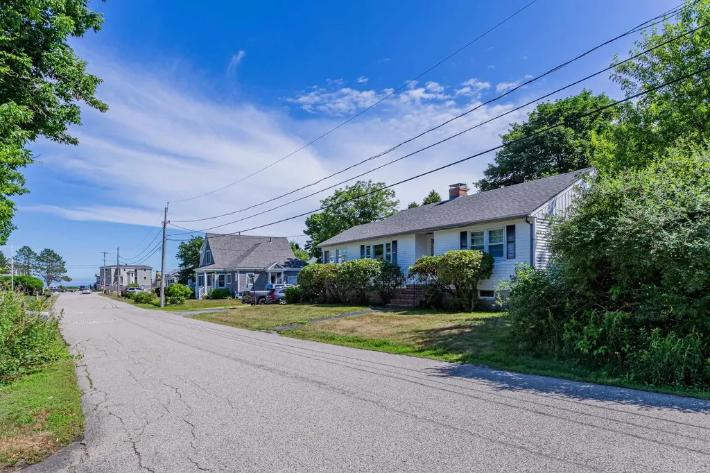 18 Baker Avenue Rye NH 03870