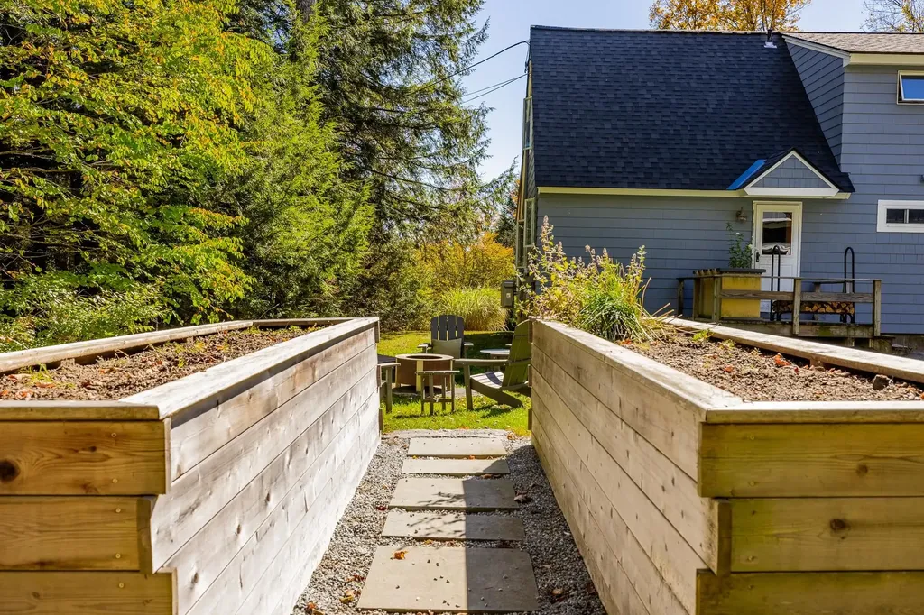 1886 Winhall Hollow Road Londonderry VT 05155