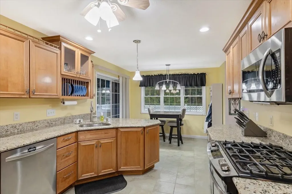 33 Heritage Lane Highgate VT 05459