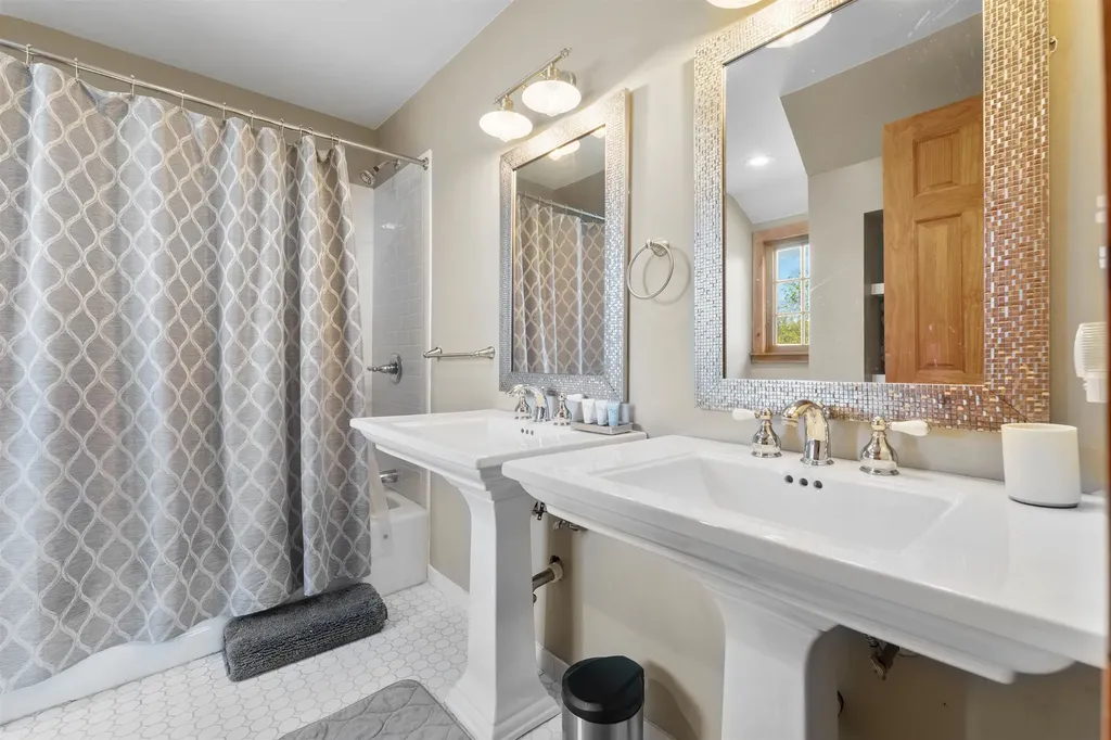 9 Lower Taylor Hill Road Winhall VT 05340