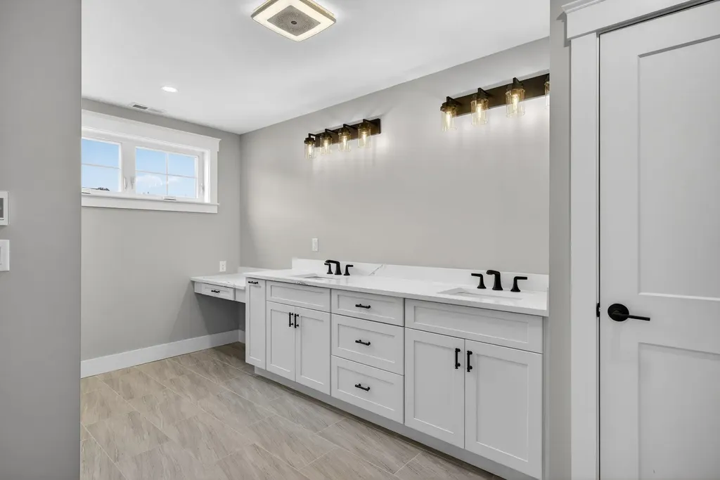 258 North Amherst Road Bedford NH 03110