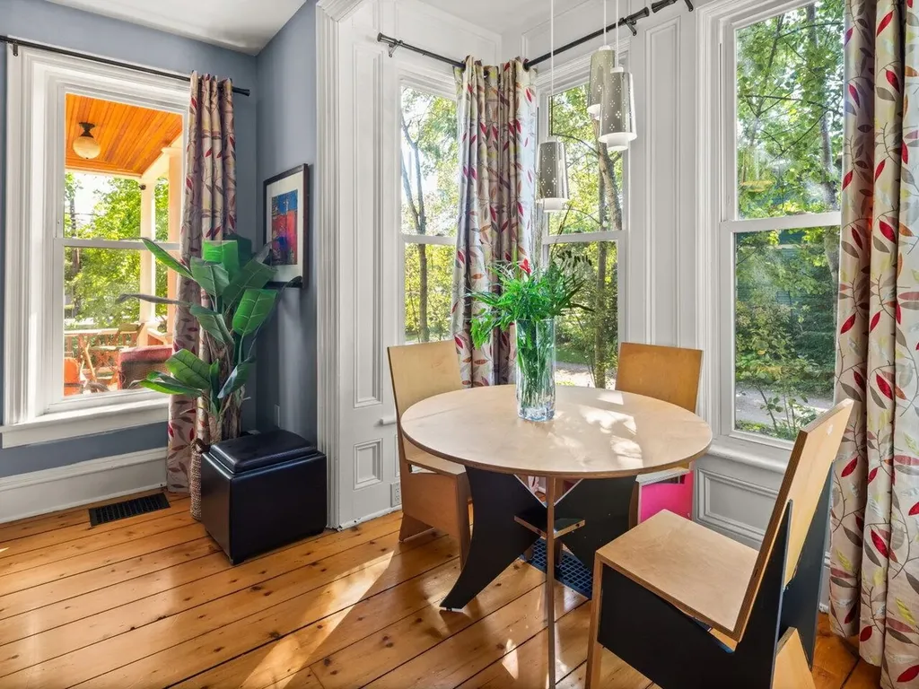 49 Mansfield Avenue Burlington VT 05401