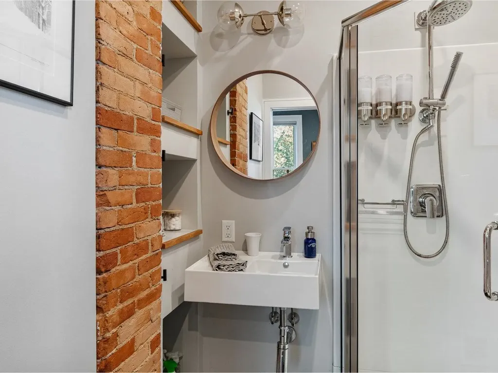 49 Mansfield Avenue Burlington VT 05401