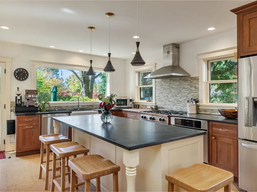 49 Mansfield Avenue Burlington VT 05401