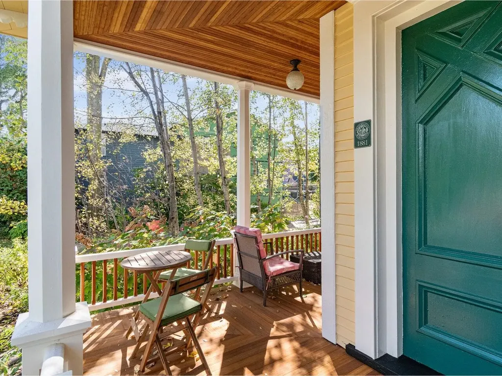 49 Mansfield Avenue Burlington VT 05401