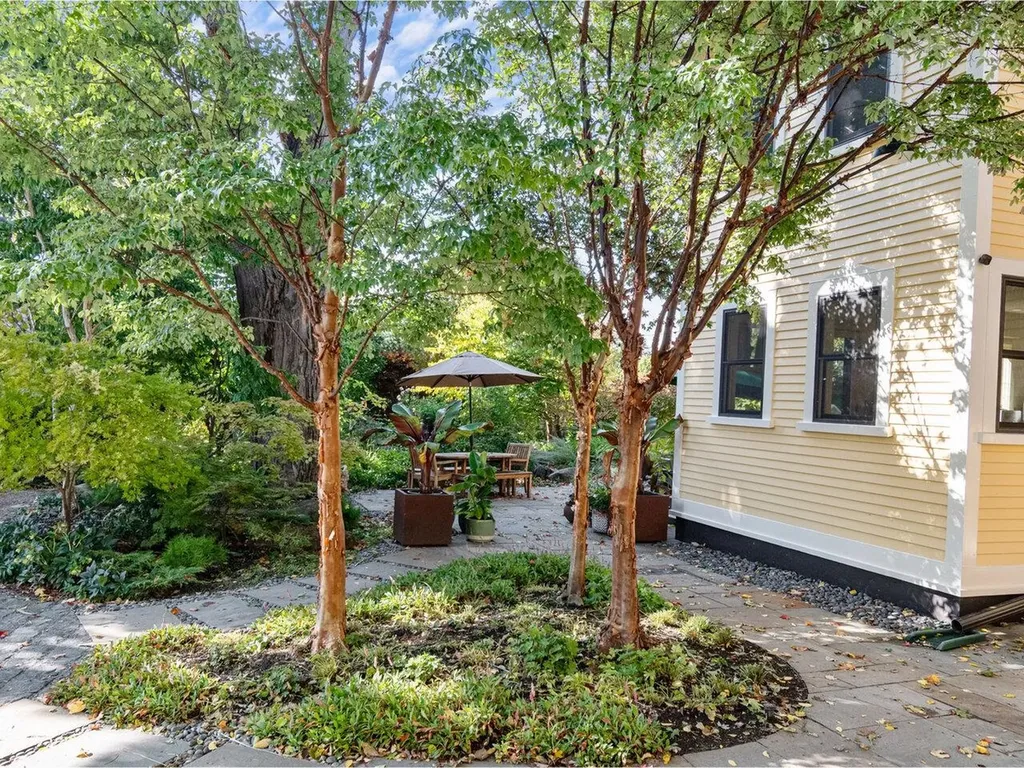 49 Mansfield Avenue Burlington VT 05401