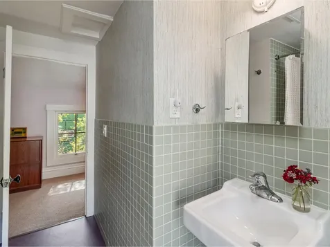 49 Mansfield Avenue Burlington VT 05401