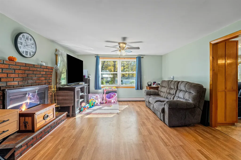 163 Central Street Farmington NH 03835