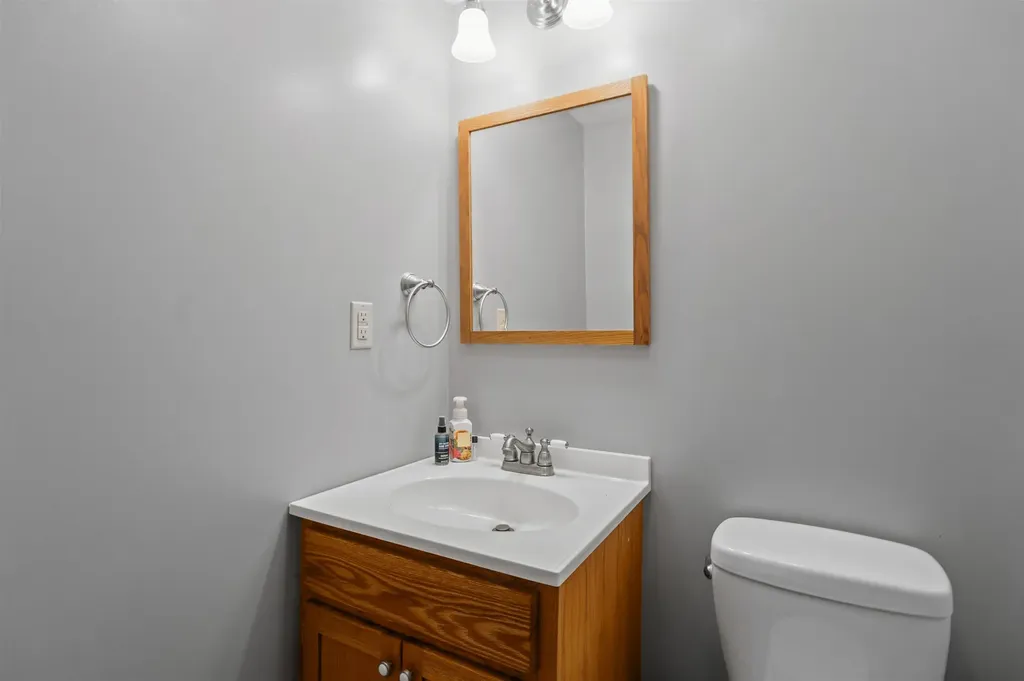 163 Central Street Farmington NH 03835