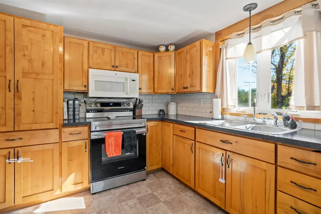 163 Central Street Farmington NH 03835