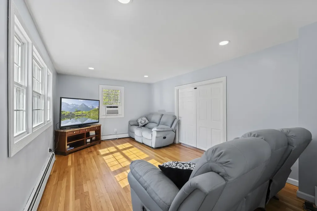 25 Eastern Avenue Amherst NH 03031