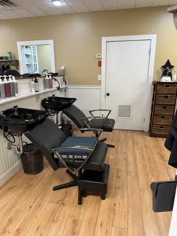 11 Manchester Road Derry NH 03038