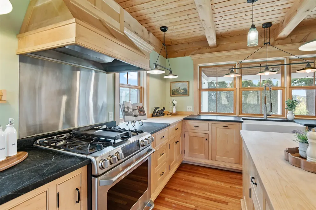 14 Fairfield Road Fletcher VT 05444