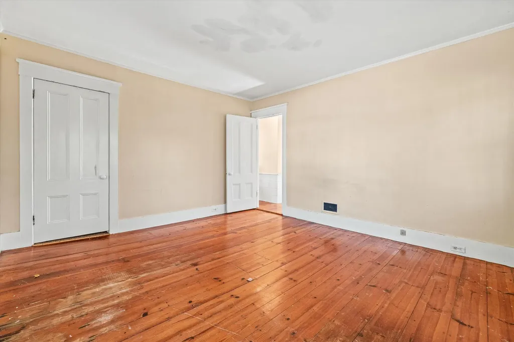 12 South Mast Street Goffstown NH 03045