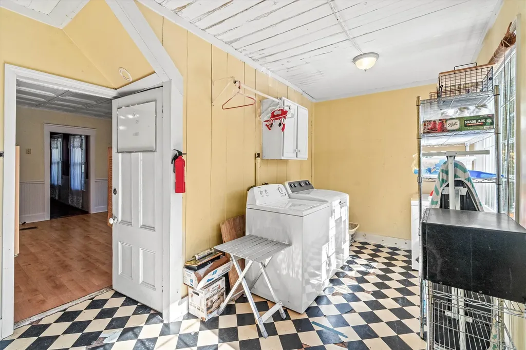 12 South Mast Street Goffstown NH 03045