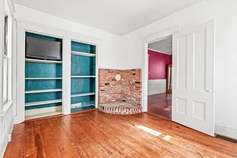 12 South Mast Street Goffstown NH 03045