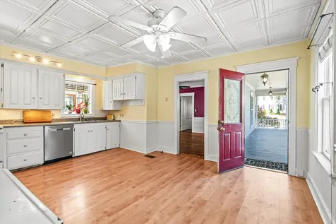 12 South Mast Street Goffstown NH 03045