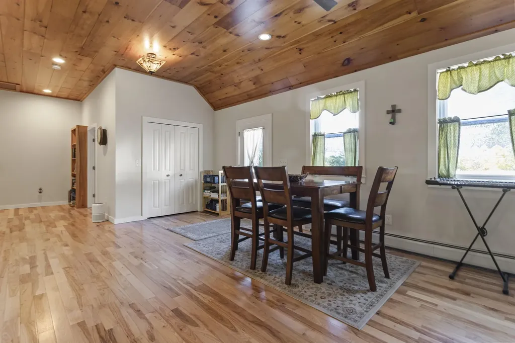 1 Cherry Road North Hampton NH 03862