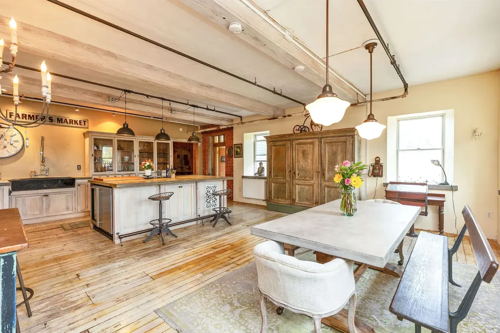 374 Union Street Peterborough NH 03458