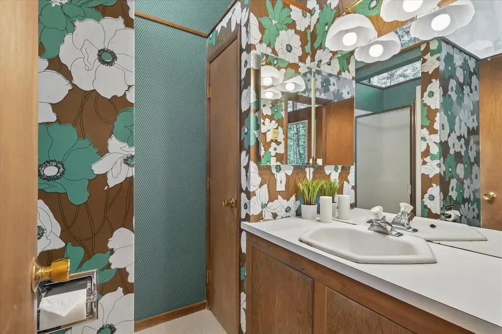 377 Glen Road Peru VT 05152