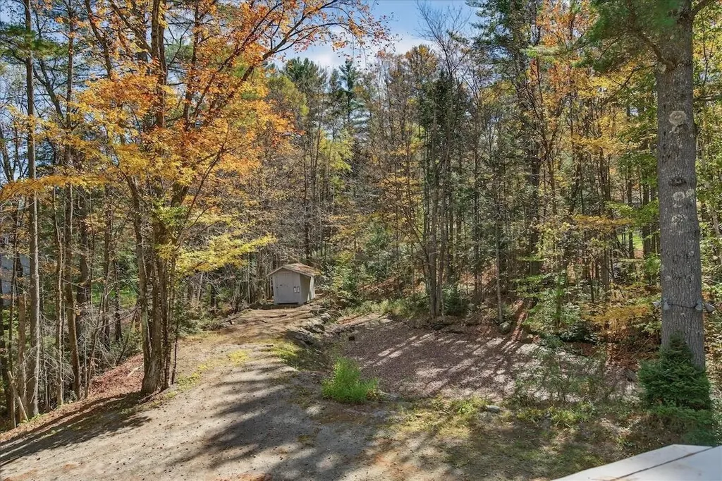 377 Glen Road Peru VT 05152