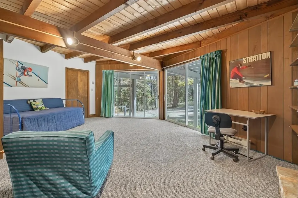 377 Glen Road Peru VT 05152