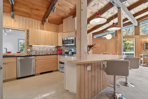 377 Glen Road Peru VT 05152