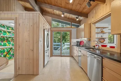 377 Glen Road Peru VT 05152