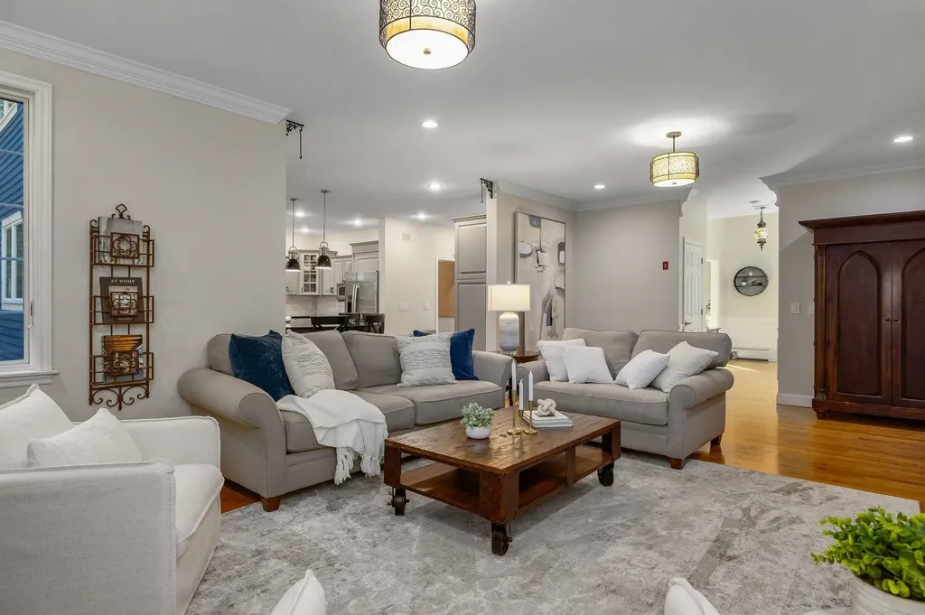 8 Winterberry Lane North Hampton NH 03862