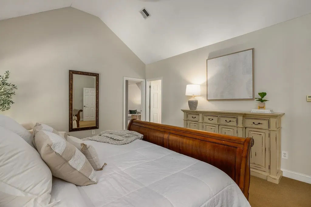 8 Winterberry Lane North Hampton NH 03862