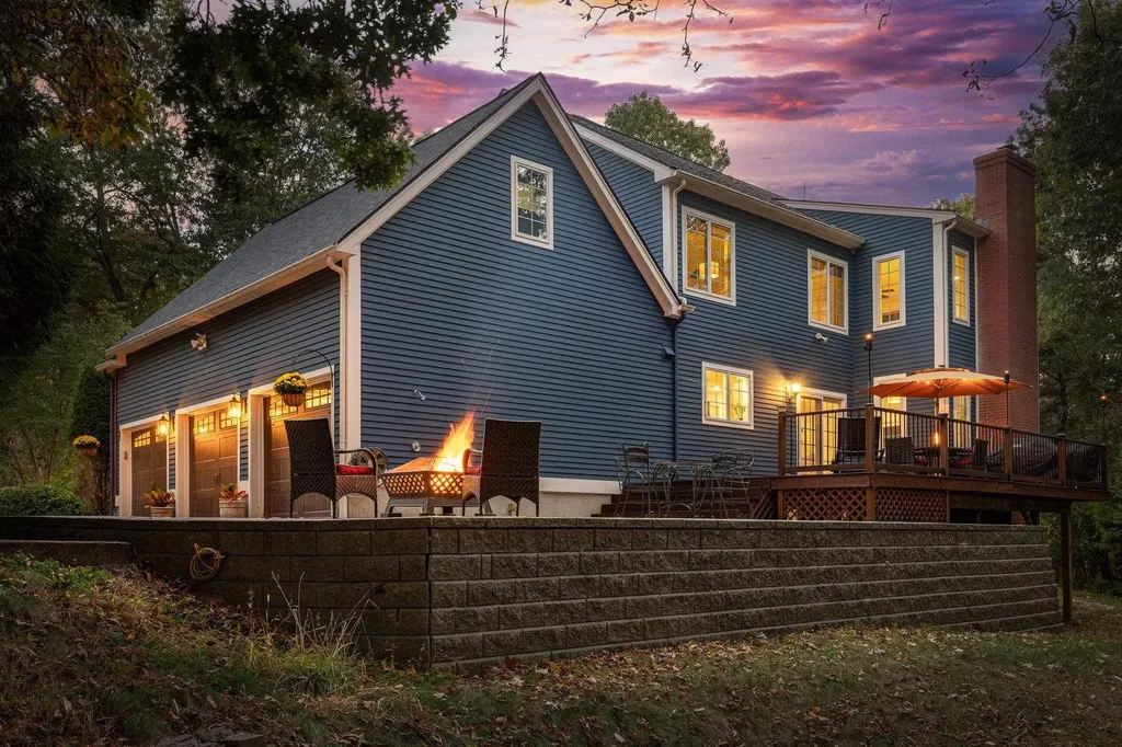 8 Winterberry Lane North Hampton NH 03862