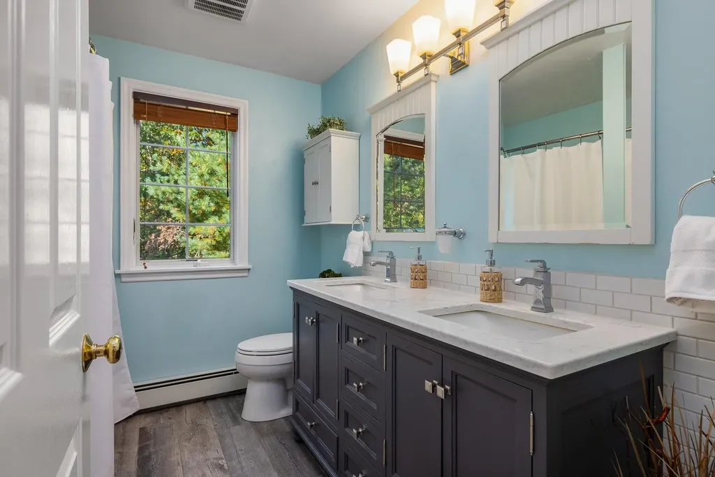 8 Winterberry Lane North Hampton NH 03862