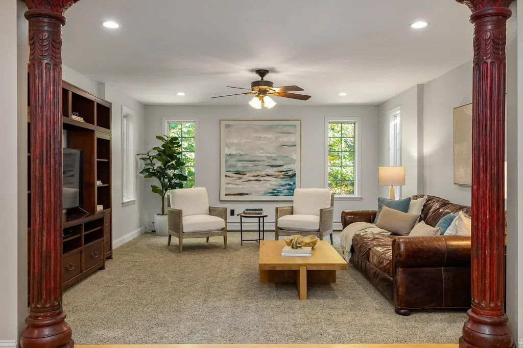 8 Winterberry Lane North Hampton NH 03862