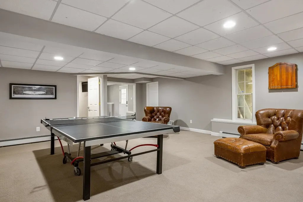 8 Winterberry Lane North Hampton NH 03862