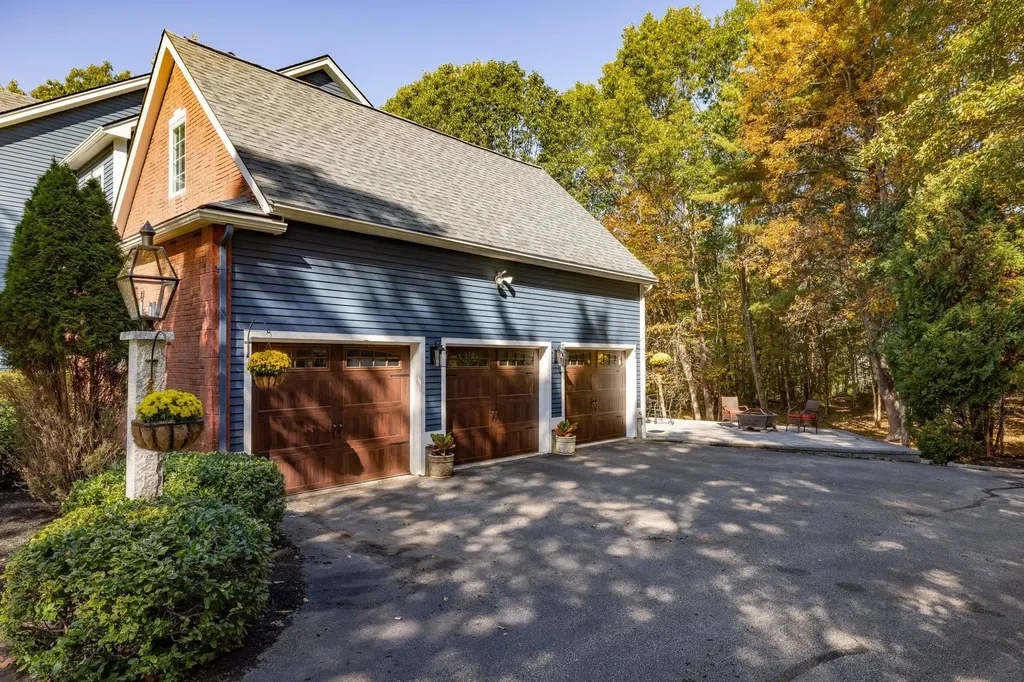 8 Winterberry Lane North Hampton NH 03862