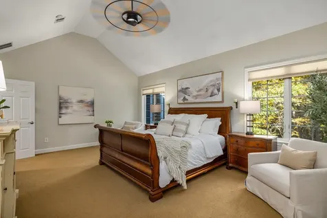 8 Winterberry Lane North Hampton NH 03862