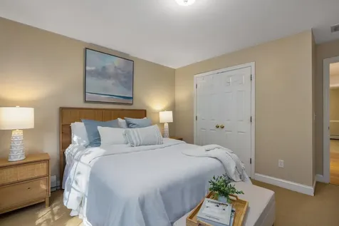 8 Winterberry Lane North Hampton NH 03862