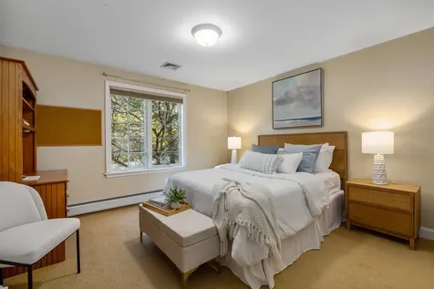 8 Winterberry Lane North Hampton NH 03862