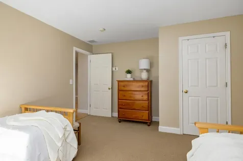 8 Winterberry Lane North Hampton NH 03862