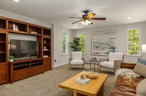 8 Winterberry Lane North Hampton NH 03862