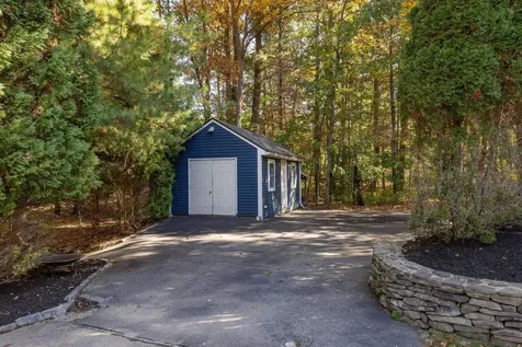 8 Winterberry Lane North Hampton NH 03862