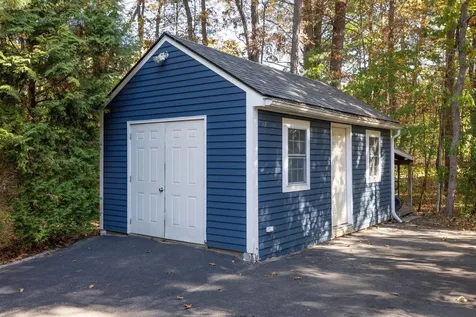 8 Winterberry Lane North Hampton NH 03862