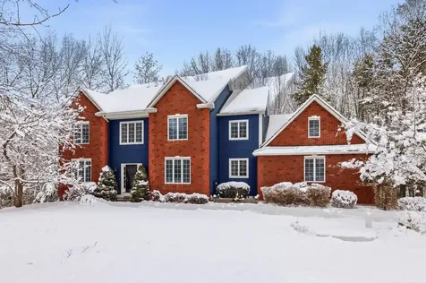 8 Winterberry Lane North Hampton NH 03862