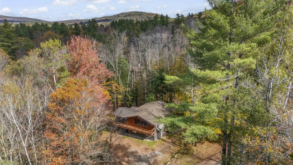 217 Magic Circle Londonderry VT 05148