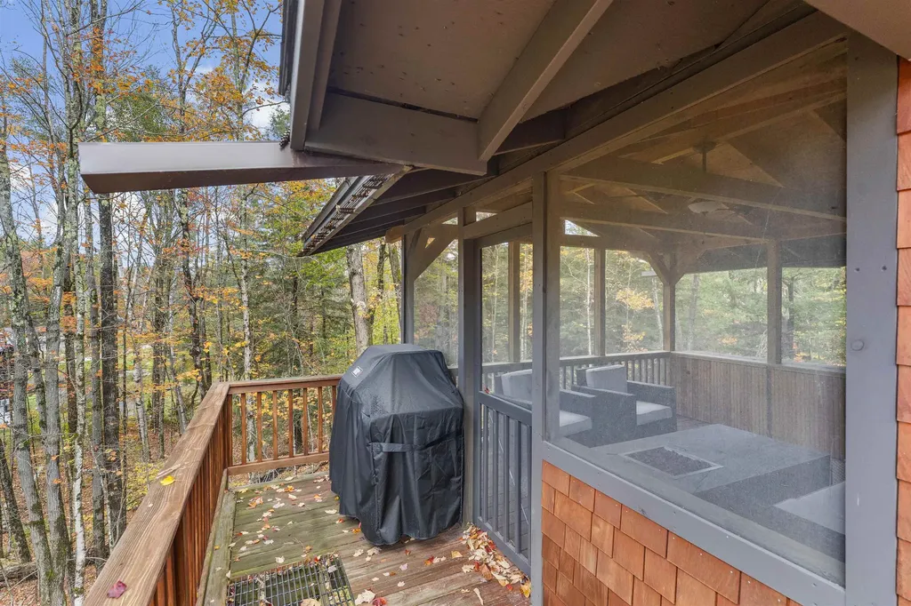 217 Magic Circle Londonderry VT 05148