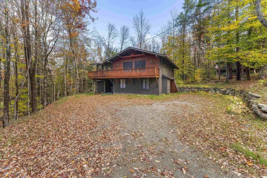 217 Magic Circle Londonderry VT 05148