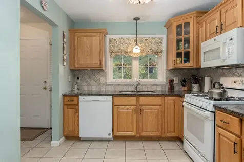 5 Holly Circle Bow NH 03304