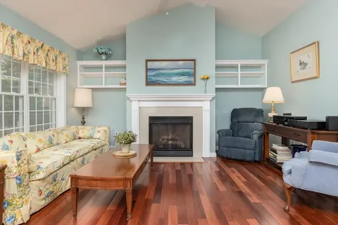 5 Holly Circle Bow NH 03304