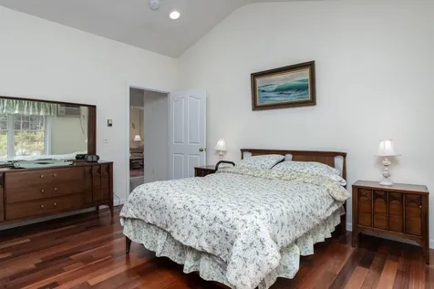 5 Holly Circle Bow NH 03304