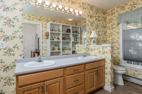 5 Holly Circle Bow NH 03304